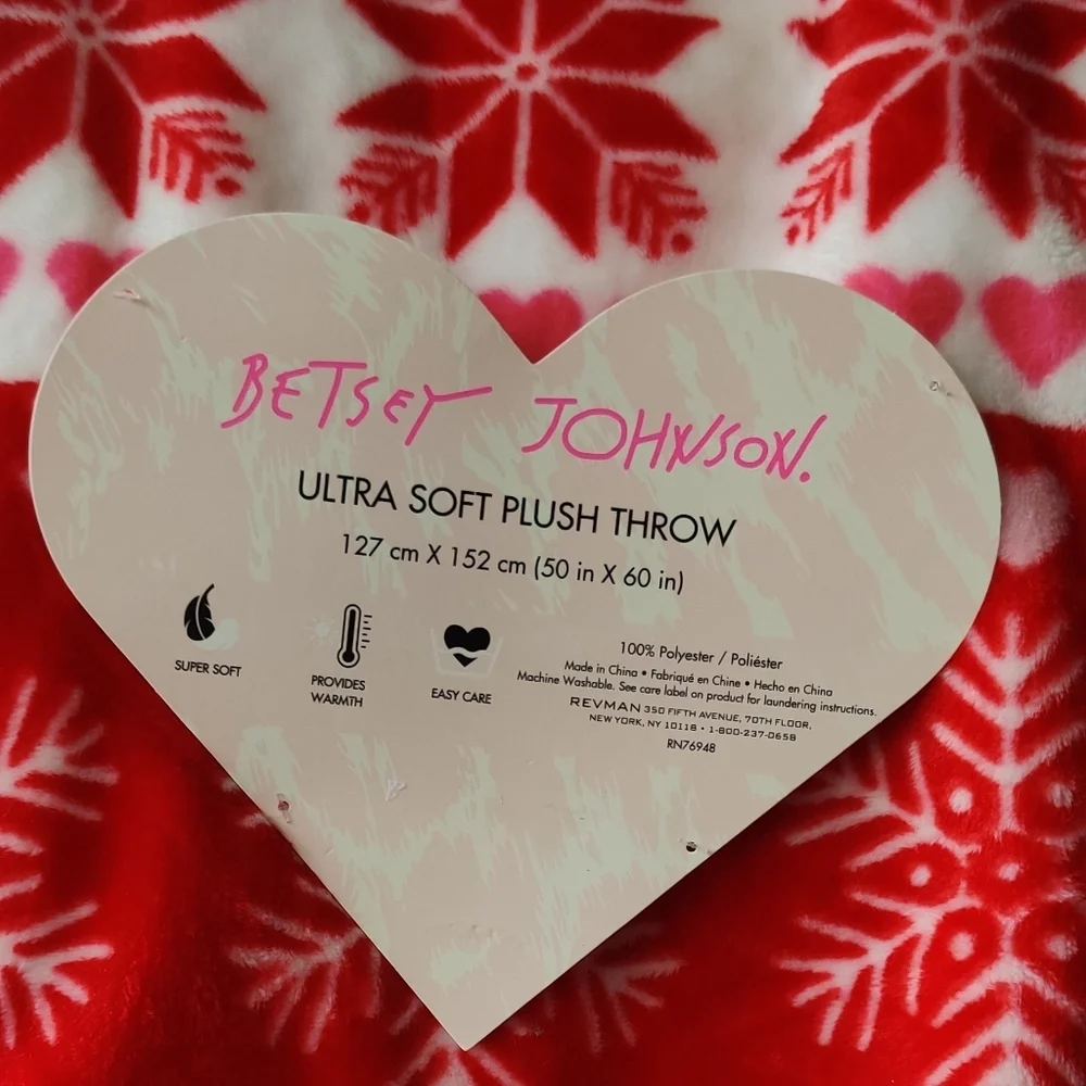 NWT - 🎄Betsey Johnson Christmas Ultra Soft Plush Throw - Sz 50” x 60”🎄